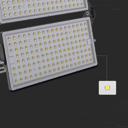 Faro LED 500W - 67.500 lumen, IP65, efficienza 135 lm/W - Colore Nero