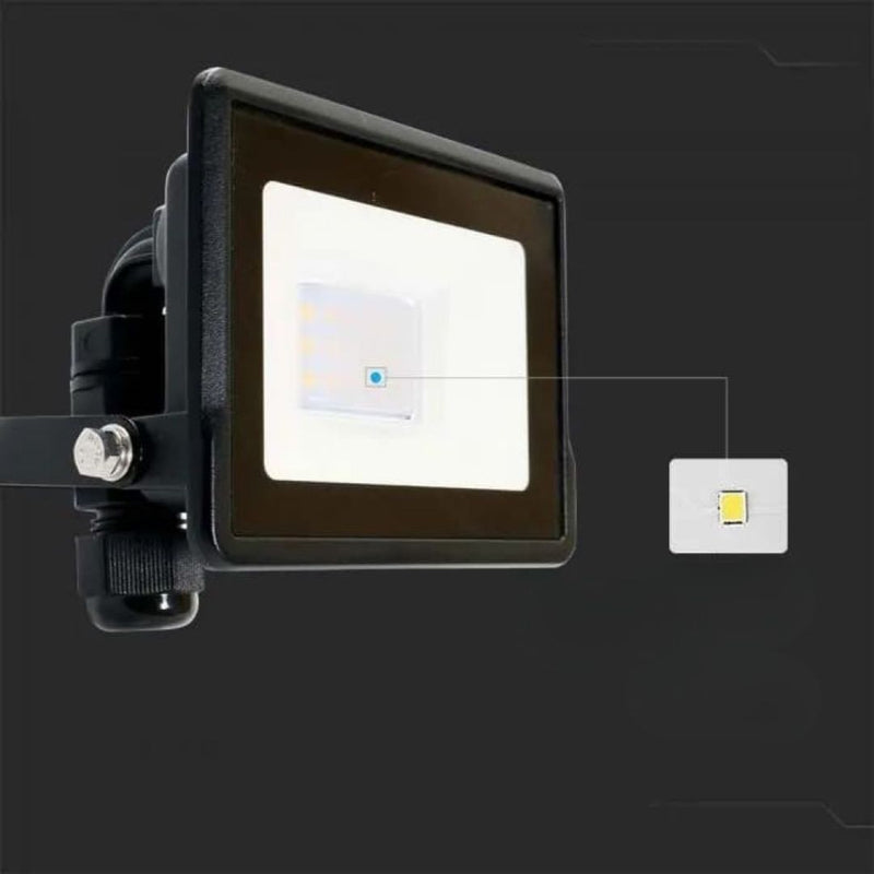 Carica immagine in Galleria Viewer, Faro LED PRO 10W Samsung Chip – 735lm Bianco Freddo 6500K IP65 Nero
